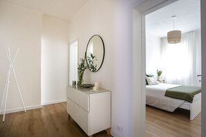 3 slaapkamers, een strijkplank/strijkijzer, wifi, beddengoed
