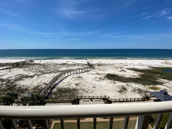 On the beach - Beach Club Resort. D702. GREAT FALL RATES!! Book Now and Save!! (Gulf Shores)