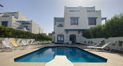 Villa with private pool and beach access