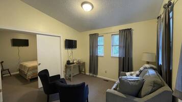 6 bedrooms, iron/ironing board, free WiFi, bed sheets