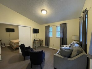 6 Schlafzimmer, Bügeleisen/Bügelbrett, kostenloses WLAN, Bettwäsche