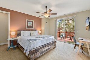 3 bedrooms, desk, iron/ironing board, free WiFi - Beautiful & Spacious Westside Townhouse, Sleeps 8  w/ A/C.  (Flagstaff)