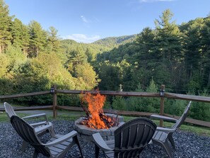 Property grounds - SUMMER SPECIAL — Book 5 nights 6+7th FREE — LOG CABIN with Privacy+ Firepit (West Jefferson)