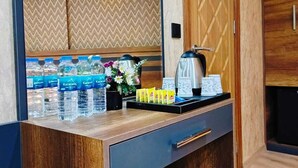 Gambar tidak terklasifikasi, 2 dari 17, tombol