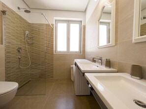 Deluxe House | Bathroom sink - Beach Residences Caroline (Hvar)