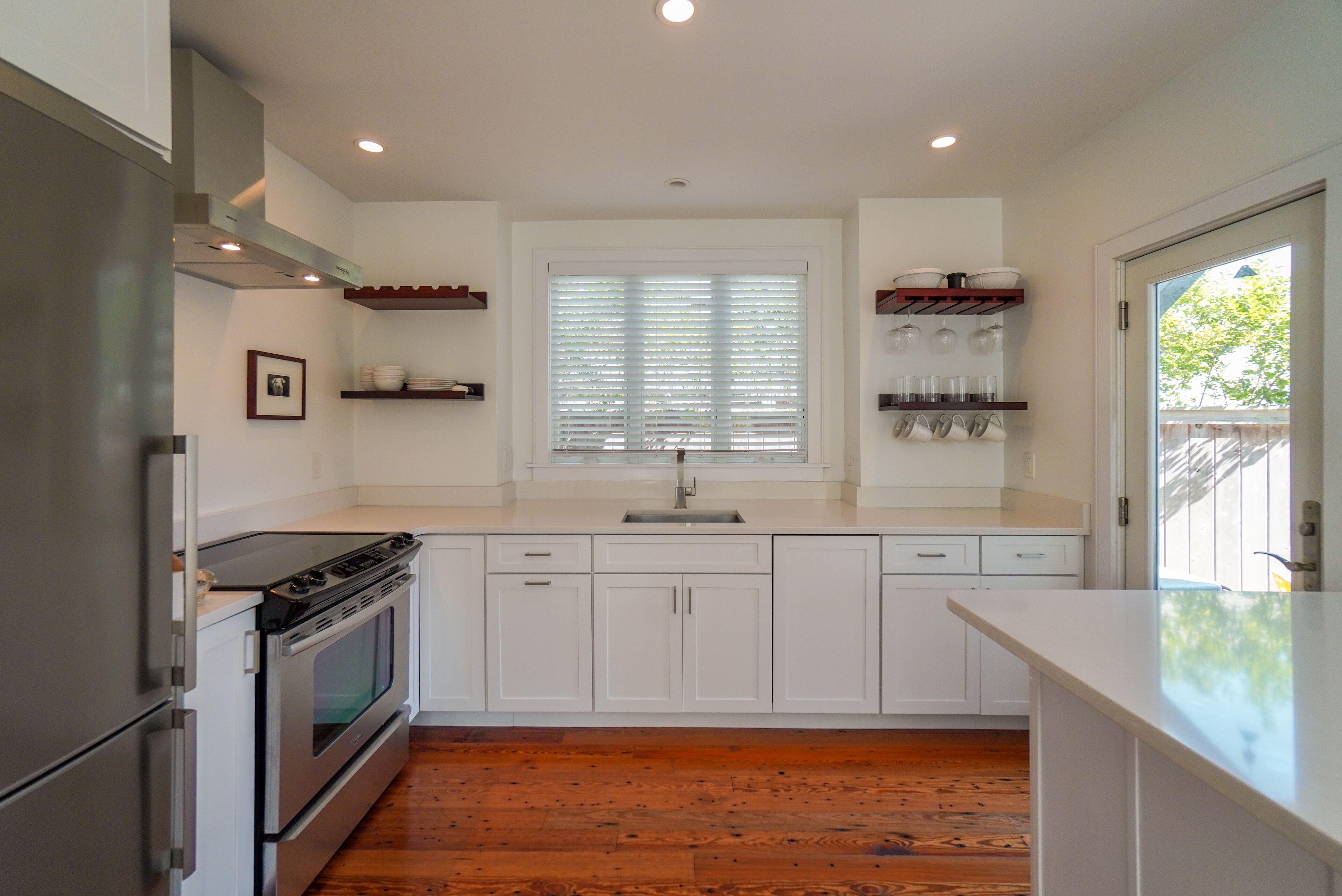 #CozyBluffs #OakBluffs #EastChop 1 BD, 1.5 bath home, walk to town, ferry, beach