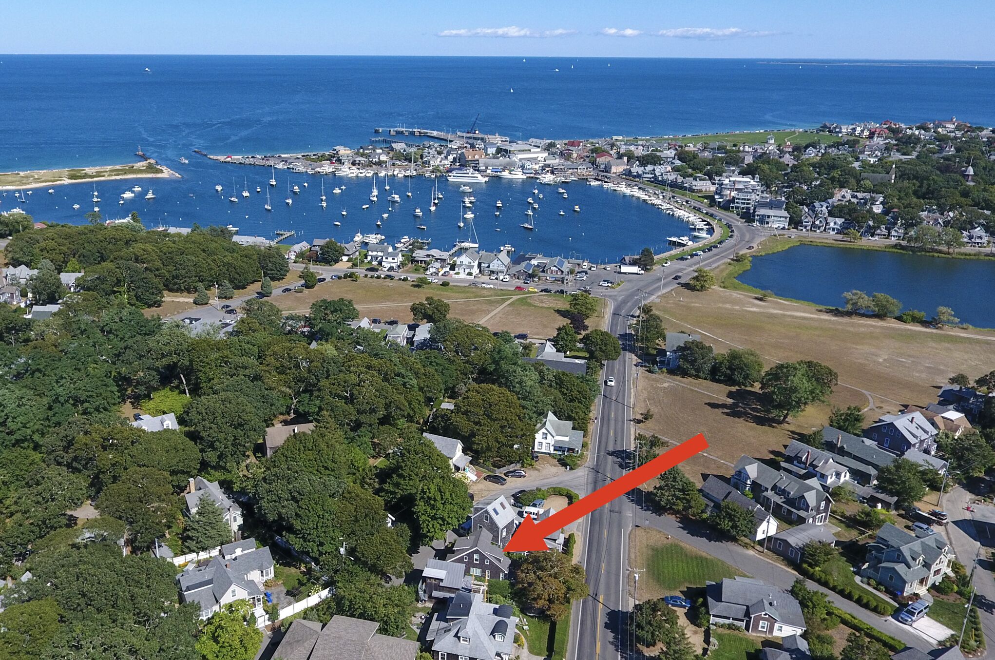 #CozyBluffs #OakBluffs #EastChop 1 BD, 1.5 bath home, walk to town, ferry, beach