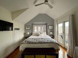 1 bedroom, desk, iron/ironing board, WiFi