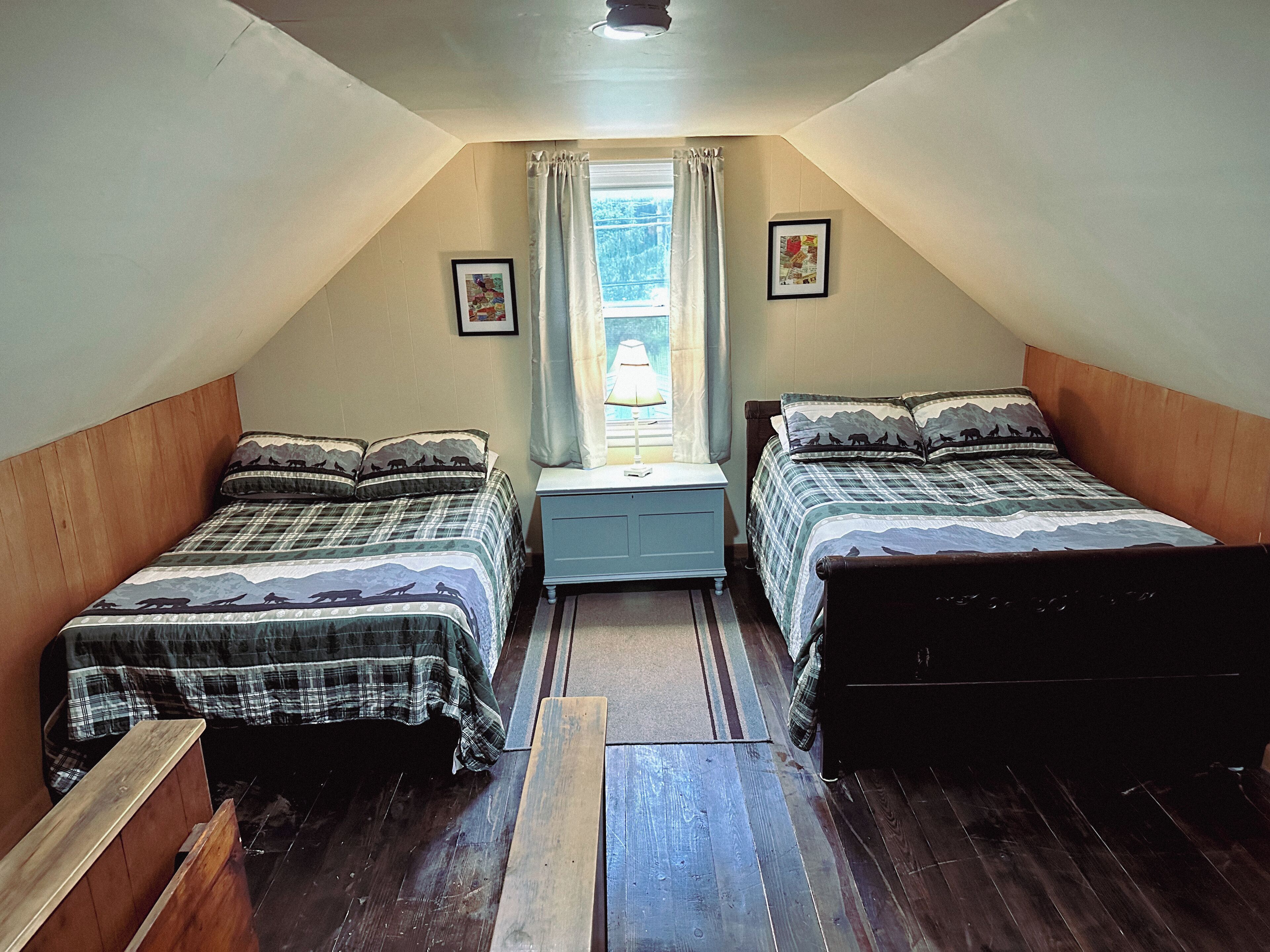 3 bedrooms, iron/ironing board, travel crib, free WiFi