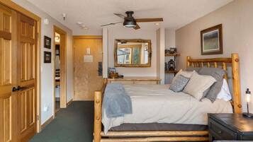 Ferros/tábuas de passar roupa, berço de viagem, Wi-Fi, roupa de cama