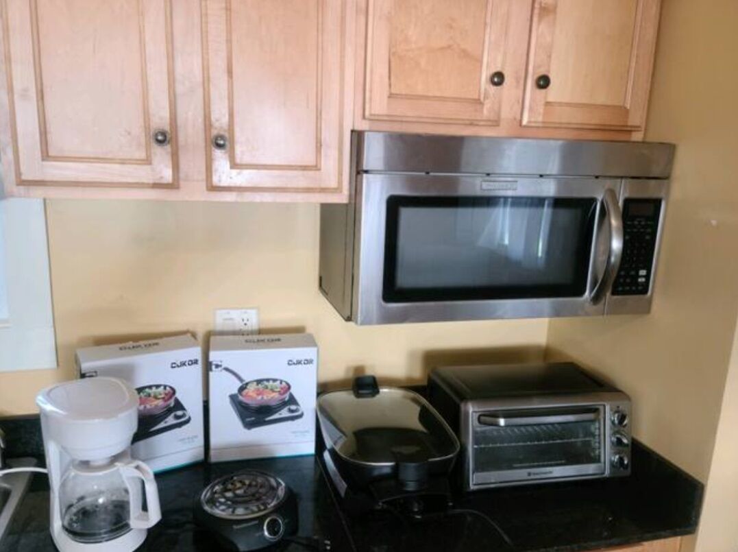 Fridge, microwave, coffee/tea maker, toaster