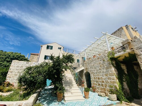 Authentic Villa With Terrace- Complete Privacy