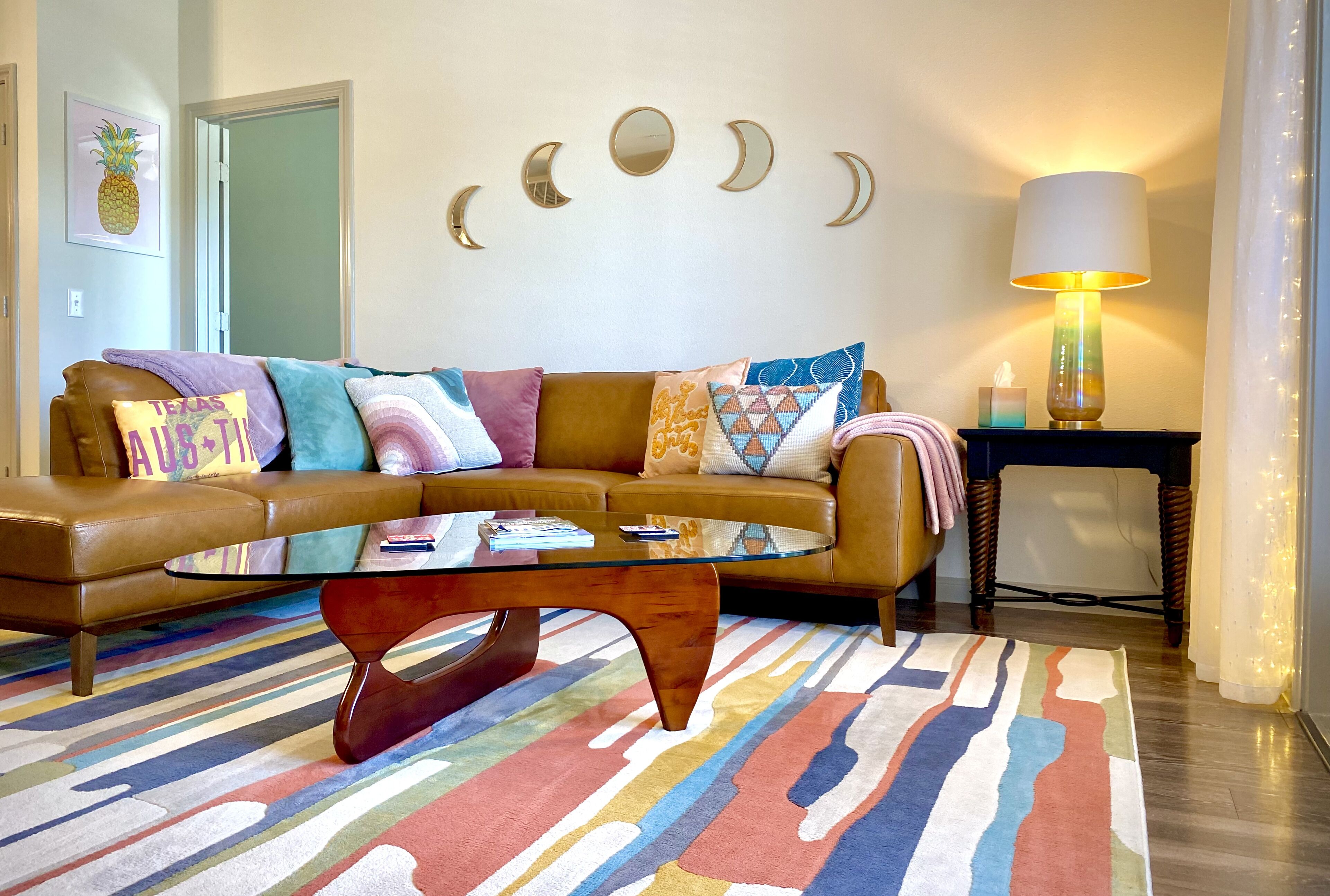 Zen Retreat Austin ॐ great pool, private balcony, city views • close to airport