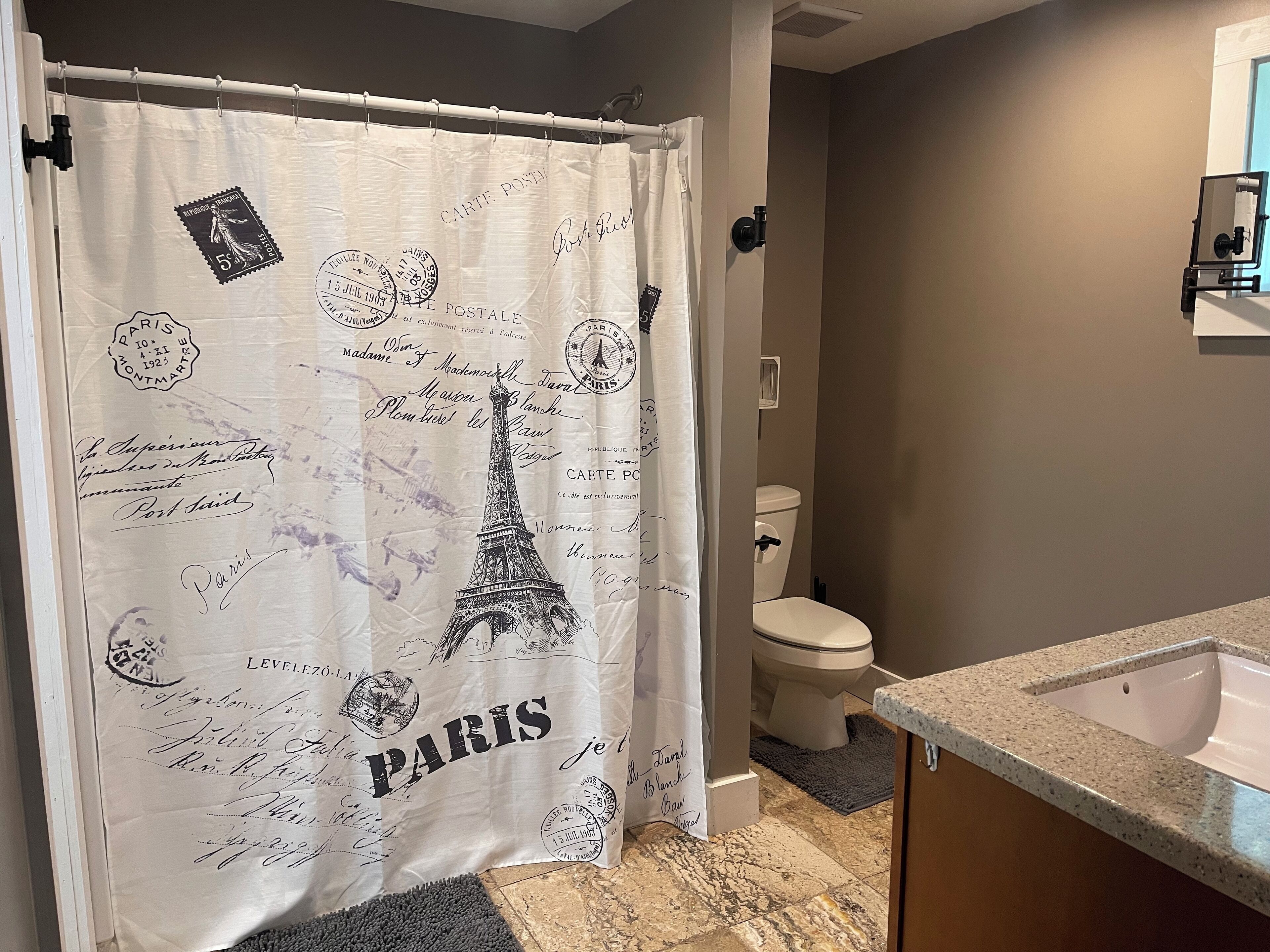 1900 Farm House directly between Pigeon Forge and Knoxville