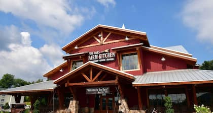 1900 Farm House directly between Pigeon Forge and Knoxville