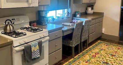 Spectacular Riverfront guest house with unparalleled river & mountain views!