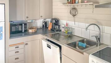 Kühlschrank, Herdplatte, Geschirrspüler