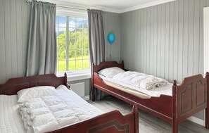 3 bedrooms, travel cot, free WiFi