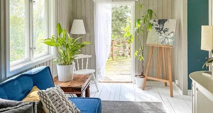 Awesome home in Askome with WiFi