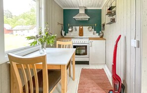 Geladeira, fogão, cooktop, cafeteira/chaleira