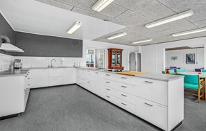 Kühlschrank, Ofen, Herdplatte, Geschirrspüler