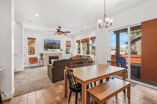 Mountain Family Getaway w/AC -Sleeps 8!