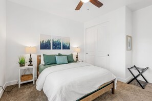 4 habitaciones, escritorio, tabla de planchar con plancha y wifi gratis 