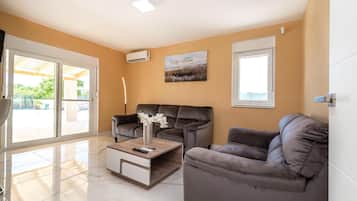 Smart TV, table tennis