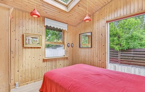 3 bedrooms, travel cot, free WiFi