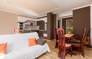TV - Stunning apartment in Lovran with house sea view (Lovran)
