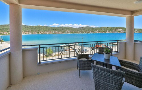 Awesome home in Vinisce