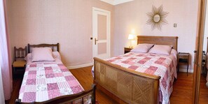2 chambres, fer et planche à repasser, Wi-Fi gratuit