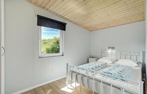 3 bedrooms, travel crib - Cozy home in Farsø with sauna (Farsø)