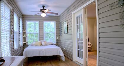 Cozy cottage in a private, gated community minutes from all Pickwick attractions