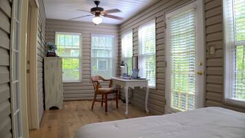 2 bedrooms, desk, free WiFi, bed sheets