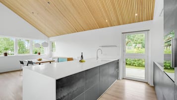 Réfrigérateur, four, plaque de cuisson, lave-vaisselle