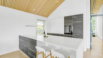 Réfrigérateur, four, plaque de cuisson, lave-vaisselle