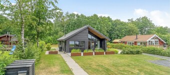 Awesome home in Sunds with lake view