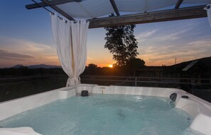 Outdoor spa tub - Beautiful home in Lovrec with sauna (Lovrec)