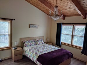 3 عدّة غرف نوم ومكواة/لوح كي وواي فاي مجانًا وملاءات أسرّة