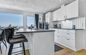 Réfrigérateur, four, plaque de cuisson, lave-vaisselle