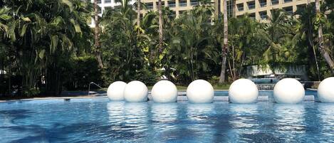 Innenpool, Außenpool