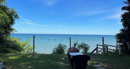 Perfect Summer Getaway, Private Beach Access, CanoeAvailable for Use.Fire pit