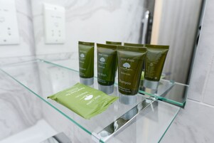 Shower, free toiletries, soap, shampoo