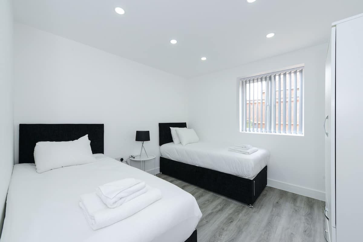 2 bedrooms, iron/ironing board, free WiFi, bed sheets