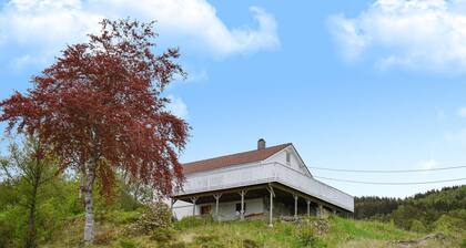 Schönes Haus mit 6 Schlafzimmern in Seim