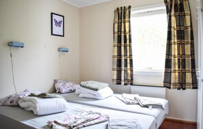 6 bedrooms, free WiFi - 6 bedroom lovely home in Seim (Seim)