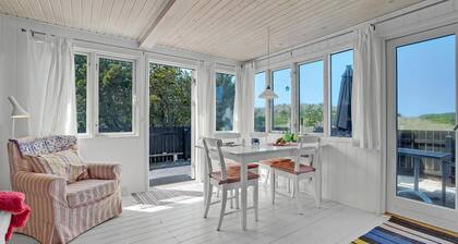 Gorgeous home in Læsø with WiFi