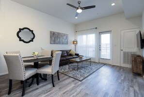 TV, offices - 1E~Spacious One Bedroom +Study by Katy Asian Town (Katy)