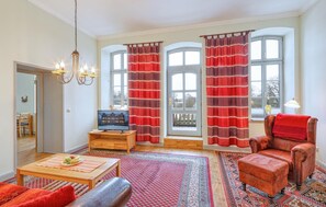 TV, fireplace - Cozy apartment in Krakow am See (Krakow am See)